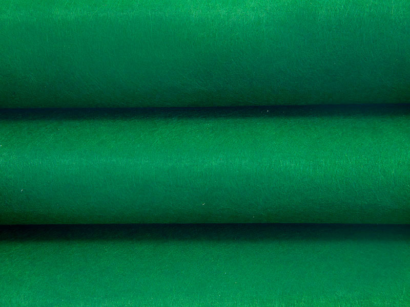 Фетр цв.т.зеленый (лист 85см *200см *1мм)