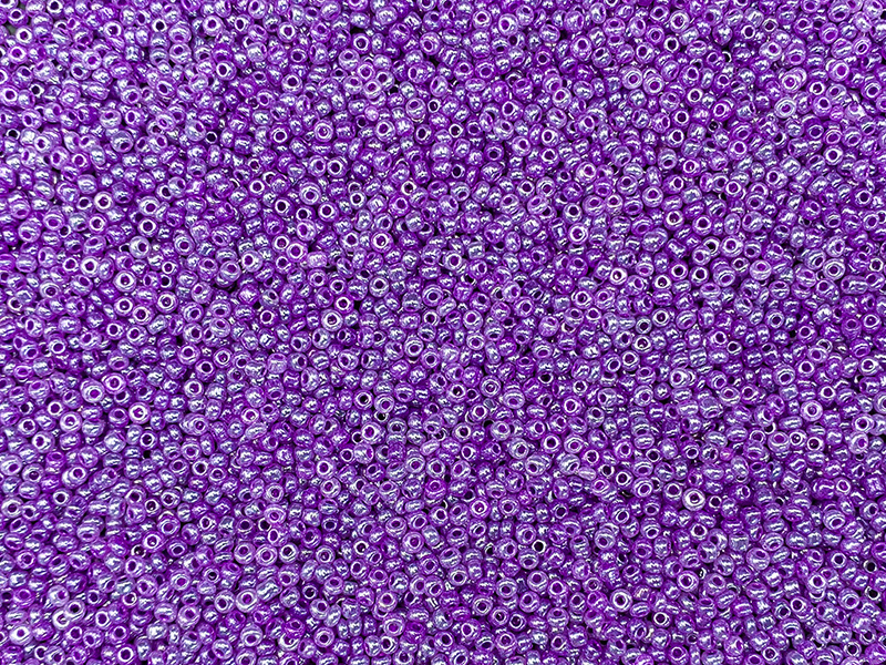Бисер 12/0 перламутровый (фиолетовый)
